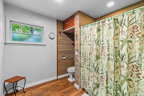 Tiny photo for 2500 Capital Avenue, Medford, OR 97504 (MLS # 220211109)