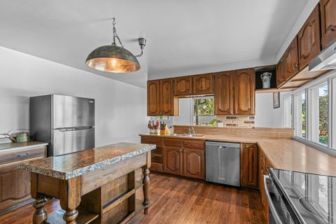 Tiny photo for 2500 Capital Avenue, Medford, OR 97504 (MLS # 220211109)