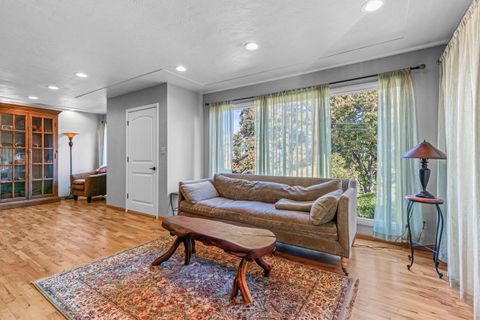 Tiny photo for 2500 Capital Avenue, Medford, OR 97504 (MLS # 220211109)