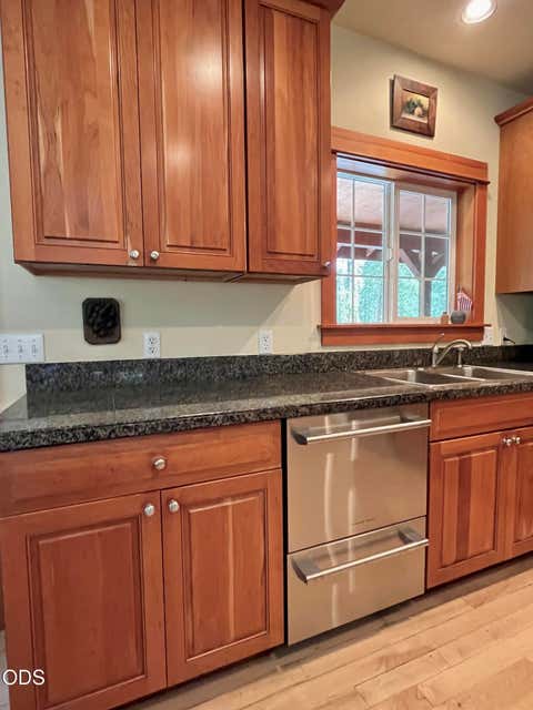Tiny photo for 53556 Kokanee Way, La Pine, OR 97739 (MLS # 220225715)