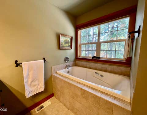 Tiny photo for 53556 Kokanee Way, La Pine, OR 97739 (MLS # 220225715)