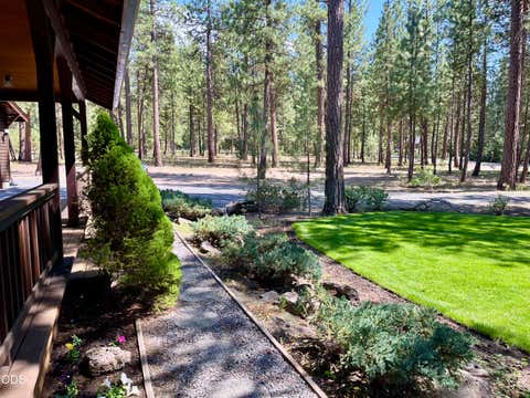 Tiny photo for 53556 Kokanee Way, La Pine, OR 97739 (MLS # 220225715)