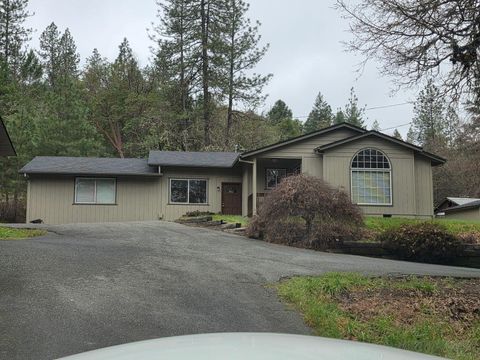 Photo of 4090 Williams Highway, Grants Pass, OR 97527 (MLS # 220215505)