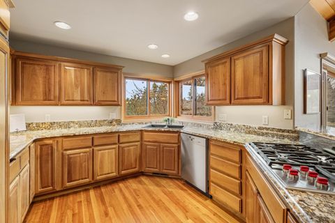 Tiny photo for 57692 Vine Maple Lane #17, Sunriver, OR 97707 (MLS # 220211986)