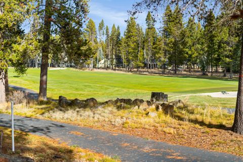 Tiny photo for 57692 Vine Maple Lane #17, Sunriver, OR 97707 (MLS # 220211986)