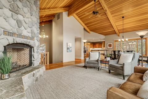 Tiny photo for 57692 Vine Maple Lane #17, Sunriver, OR 97707 (MLS # 220211986)