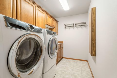 Tiny photo for 57692 Vine Maple Lane #17, Sunriver, OR 97707 (MLS # 220211986)