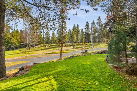 Tiny photo for 57692 Vine Maple Lane #17, Sunriver, OR 97707 (MLS # 220211986)
