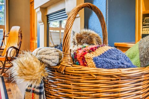 Tiny photo for 2729 NW Havre Court, Bend, OR 97703 (MLS # 220212364)