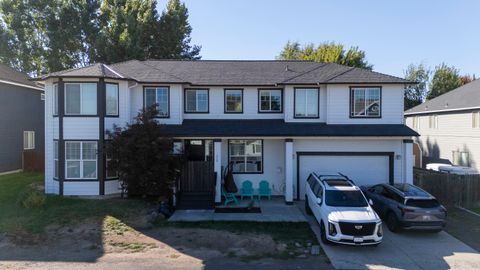 628 NE Apache Circle Redmond OR 97756