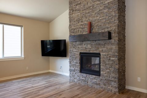 Tiny photo for 51844 Hollinshead Place, La Pine, OR 97739 (MLS # 220207423)