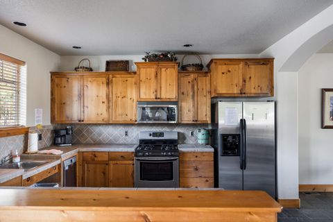 Tiny photo for 51844 Hollinshead Place, La Pine, OR 97739 (MLS # 220207423)
