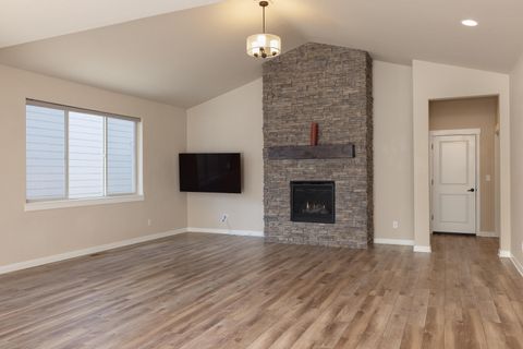 Tiny photo for 51844 Hollinshead Place, La Pine, OR 97739 (MLS # 220207423)