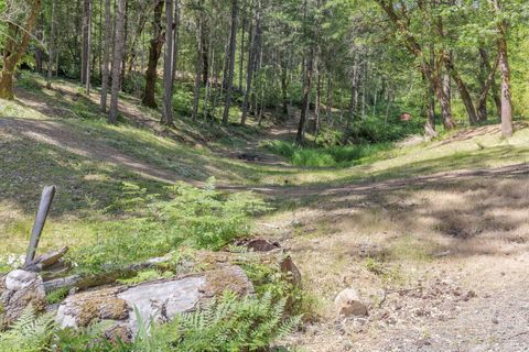 Tiny photo for 512 Bonnie Lane, Grants Pass, OR 97527 (MLS # 220210655)