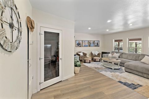 Tiny photo for 512 Bonnie Lane, Grants Pass, OR 97527 (MLS # 220210655)