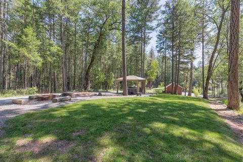 Tiny photo for 512 Bonnie Lane, Grants Pass, OR 97527 (MLS # 220210655)
