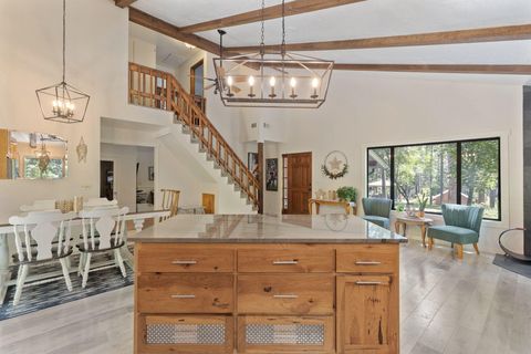 Tiny photo for 512 Bonnie Lane, Grants Pass, OR 97527 (MLS # 220210655)