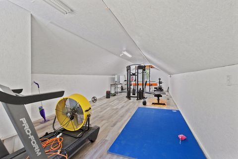 Tiny photo for 512 Bonnie Lane, Grants Pass, OR 97527 (MLS # 220210655)