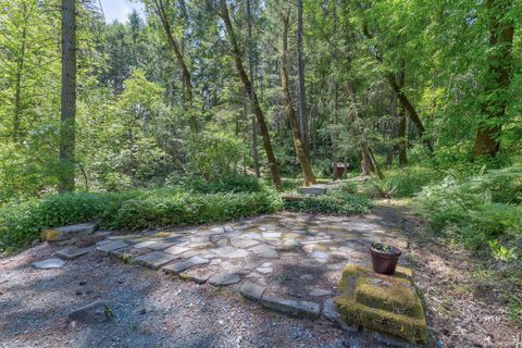 Tiny photo for 512 Bonnie Lane, Grants Pass, OR 97527 (MLS # 220210655)