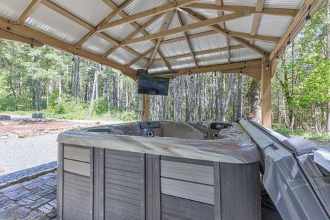 Tiny photo for 512 Bonnie Lane, Grants Pass, OR 97527 (MLS # 220210655)