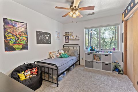 Tiny photo for 512 Bonnie Lane, Grants Pass, OR 97527 (MLS # 220210655)
