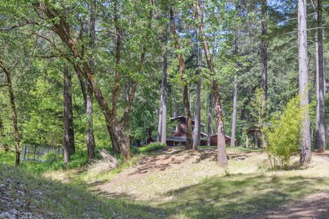 Tiny photo for 512 Bonnie Lane, Grants Pass, OR 97527 (MLS # 220210655)