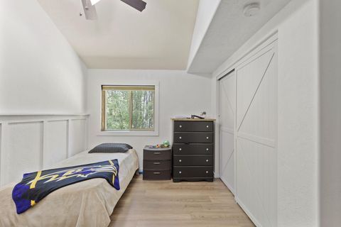 Tiny photo for 512 Bonnie Lane, Grants Pass, OR 97527 (MLS # 220210655)