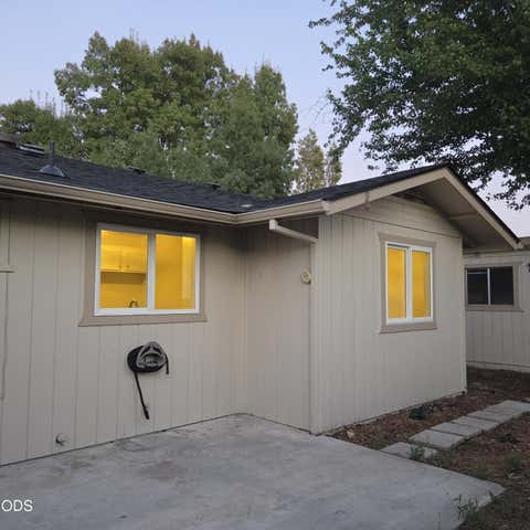 Tiny photo for 632 SW Sunwood Way, Grants Pass, OR 97526 (MLS # 220226965)