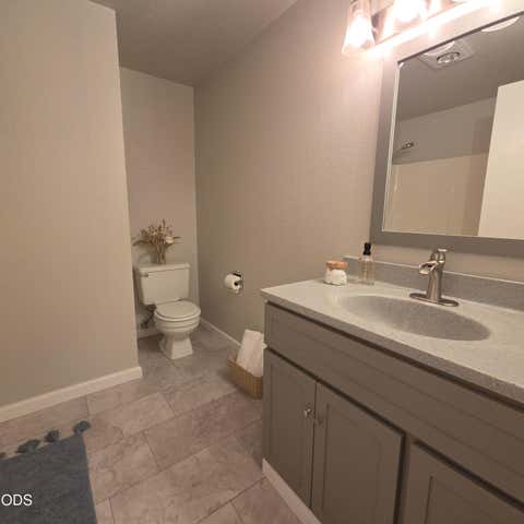 Tiny photo for 632 SW Sunwood Way, Grants Pass, OR 97526 (MLS # 220226965)
