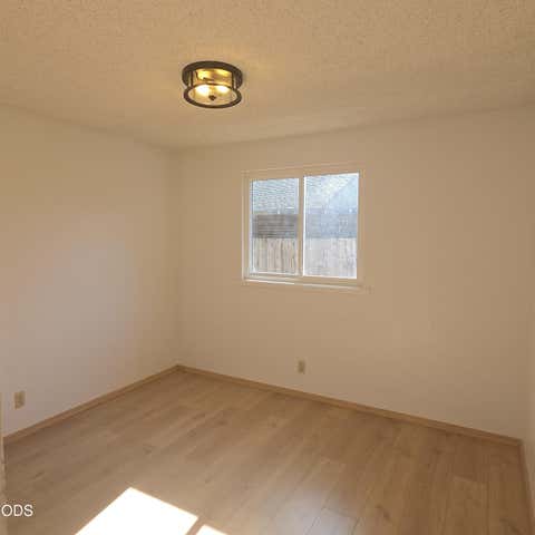 Tiny photo for 632 SW Sunwood Way, Grants Pass, OR 97526 (MLS # 220226965)