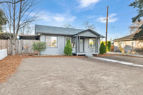 Tiny photo for 512 King Street, Medford, OR 97501 (MLS # 220214961)