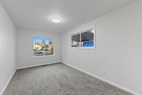 Tiny photo for 512 King Street, Medford, OR 97501 (MLS # 220214961)