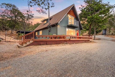 Photo of 1100 Sterling Creek Road, Jacksonville, OR 97530 (MLS # 220228556)