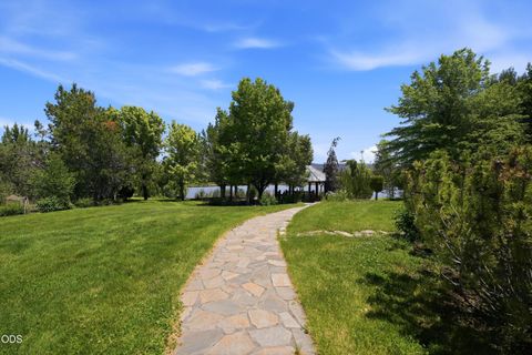 Tiny photo for 24624 Schaupp Road, Klamath Falls, OR 97603 (MLS # 220224332)