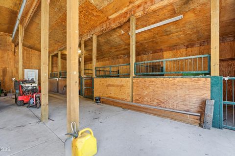 Tiny photo for 24624 Schaupp Road, Klamath Falls, OR 97603 (MLS # 220224332)