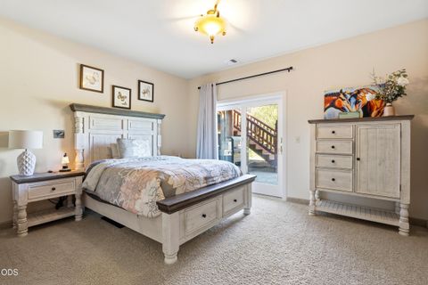 Tiny photo for 24624 Schaupp Road, Klamath Falls, OR 97603 (MLS # 220224332)