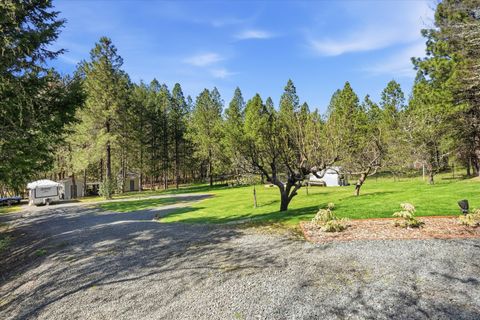 Tiny photo for 916 Ferry Road, Grants Pass, OR 97526 (MLS # 220217627)