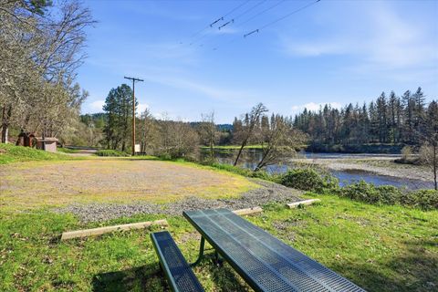 Tiny photo for 916 Ferry Road, Grants Pass, OR 97526 (MLS # 220217627)