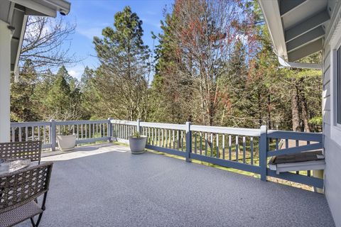 Tiny photo for 916 Ferry Road, Grants Pass, OR 97526 (MLS # 220217627)