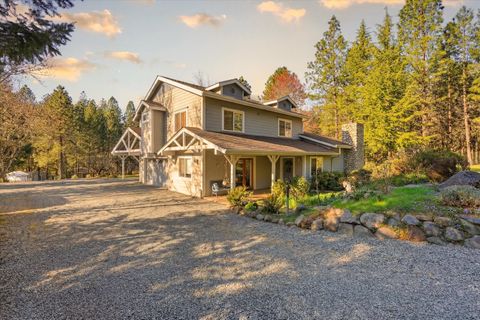 Tiny photo for 916 Ferry Road, Grants Pass, OR 97526 (MLS # 220217627)