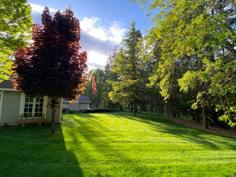 Tiny photo for 916 Ferry Road, Grants Pass, OR 97526 (MLS # 220217627)