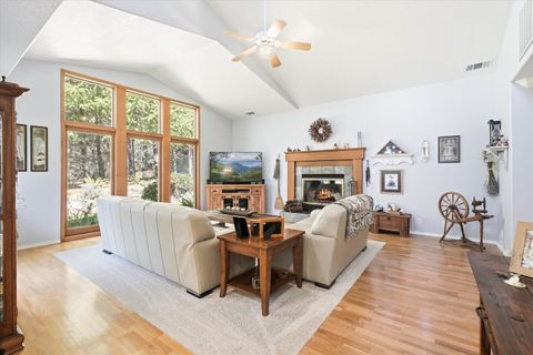 Tiny photo for 916 Ferry Road, Grants Pass, OR 97526 (MLS # 220217627)