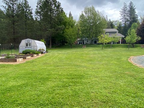Tiny photo for 916 Ferry Road, Grants Pass, OR 97526 (MLS # 220217627)