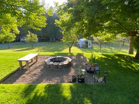 Tiny photo for 916 Ferry Road, Grants Pass, OR 97526 (MLS # 220217627)