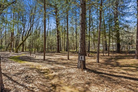 Tiny photo for 916 Ferry Road, Grants Pass, OR 97526 (MLS # 220217627)