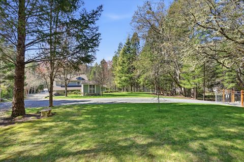 Tiny photo for 916 Ferry Road, Grants Pass, OR 97526 (MLS # 220217627)