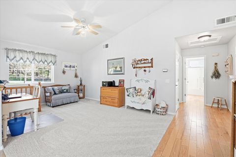 Tiny photo for 916 Ferry Road, Grants Pass, OR 97526 (MLS # 220217627)