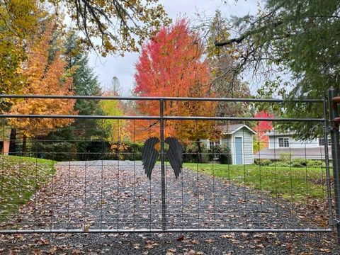 Tiny photo for 916 Ferry Road, Grants Pass, OR 97526 (MLS # 220217627)