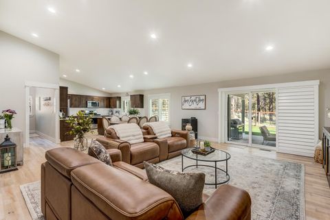 Tiny photo for 53730 Otter Drive, La Pine, OR 97739 (MLS # 220222111)