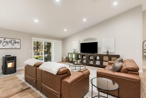 Tiny photo for 53730 Otter Drive, La Pine, OR 97739 (MLS # 220222111)